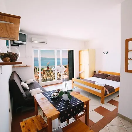 In With Sea View, Terrace, Air Conditioning, Wi-fi