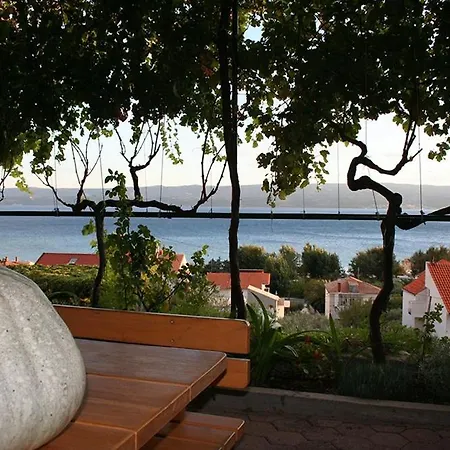 Apartman In With Sea View, Terrace, Air Conditioning, Wi-fi
