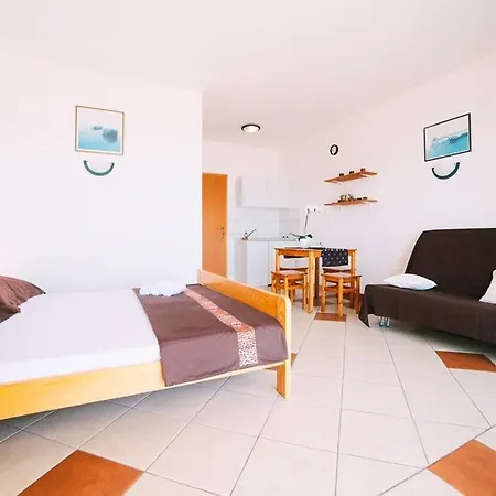 In With Sea View, Terrace, Air Conditioning, Wi-fi *