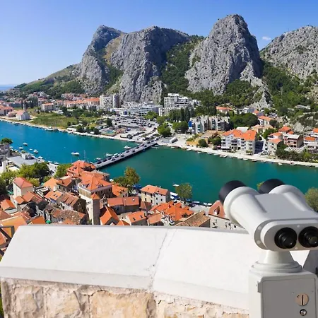 In With Sea View, Terrace, Air Conditioning, Wi-fi Apartman