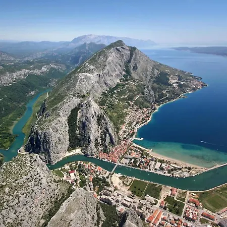 Apartman In With Sea View, Terrace, Air Conditioning, Wi-fi Duce